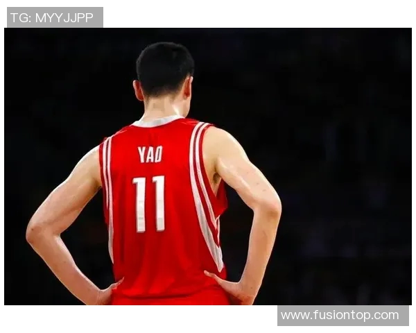 球员们共同致敬姚明传奇生涯展现中国篮球精神与荣耀 球员们共同致敬姚明传奇生涯展现中国篮球精神与荣耀